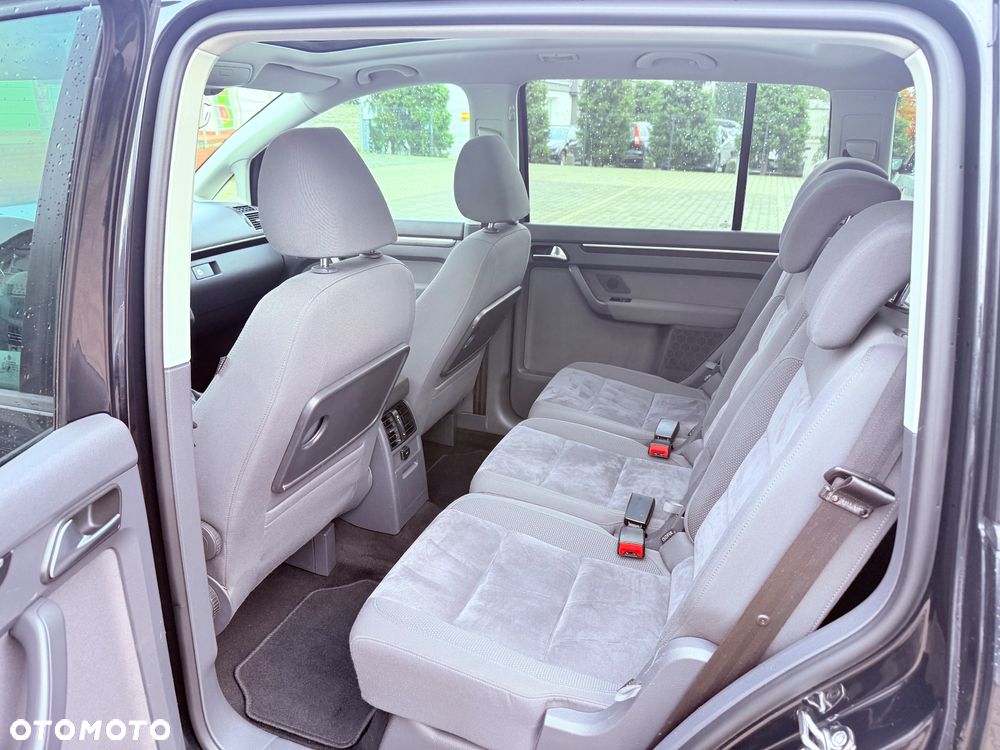 Volkswagen Touran - 21