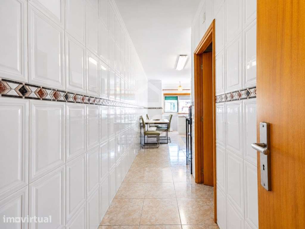Apartamento T2 com Lugar de Garagem - Excelente Oportunidade de Inv... - Grande imagem: 4/20