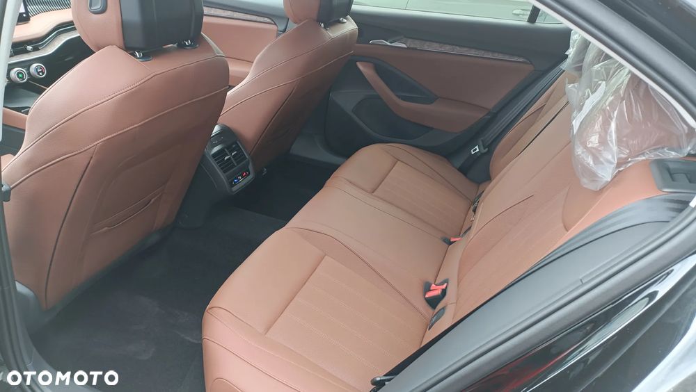 Skoda Superb 2.0 TDI SCR 4x4 L&K DSG - 6