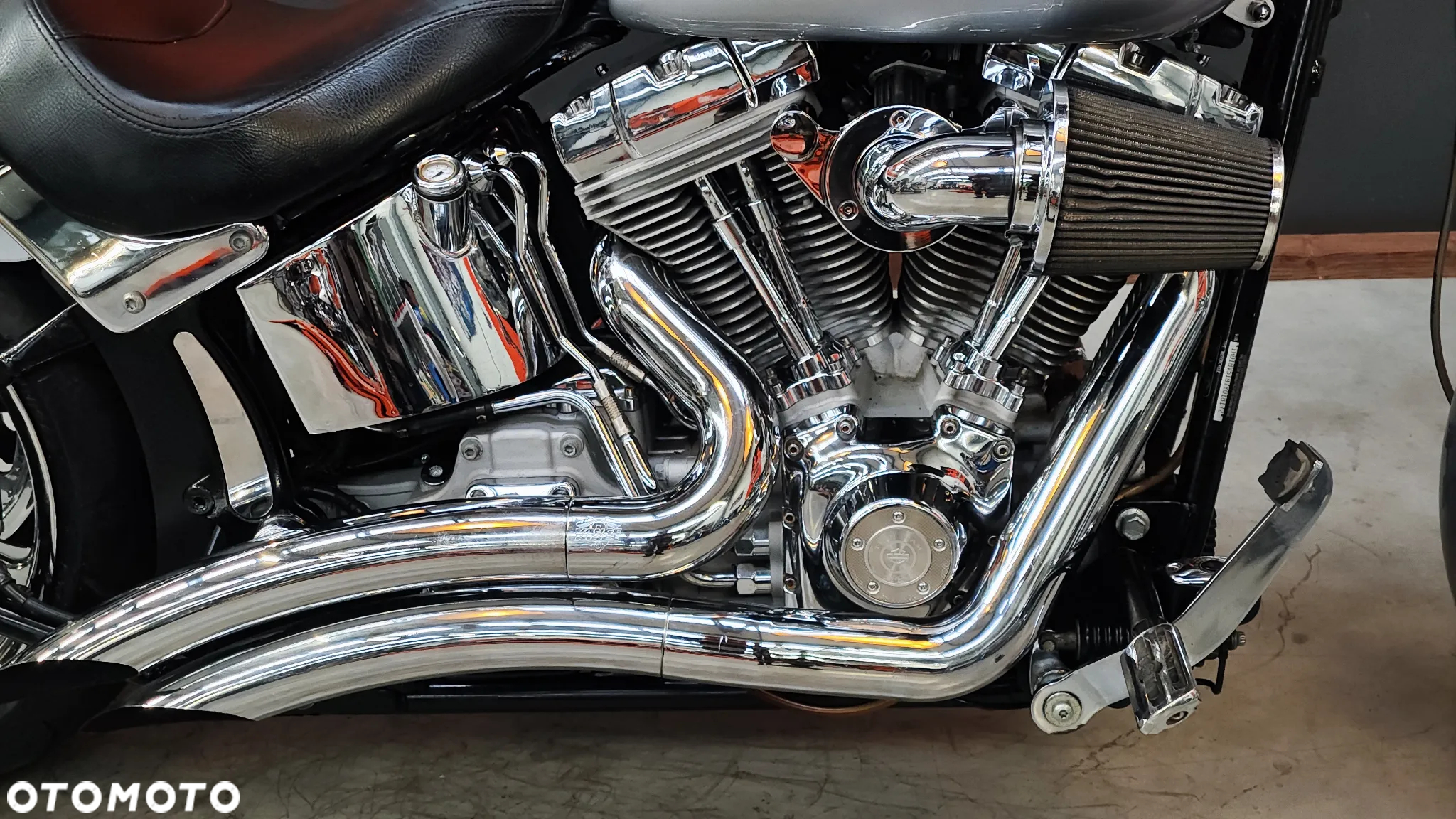 Harley-Davidson Softail Custom - 10