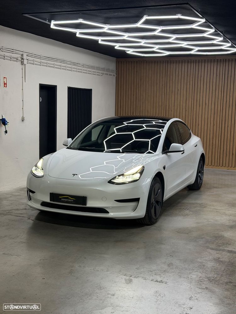 Tesla Model 3 2023 photo 3