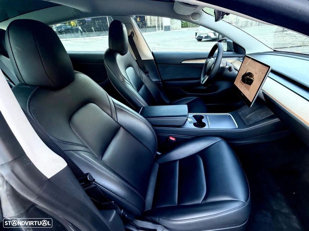 Tesla Model 3 - 16