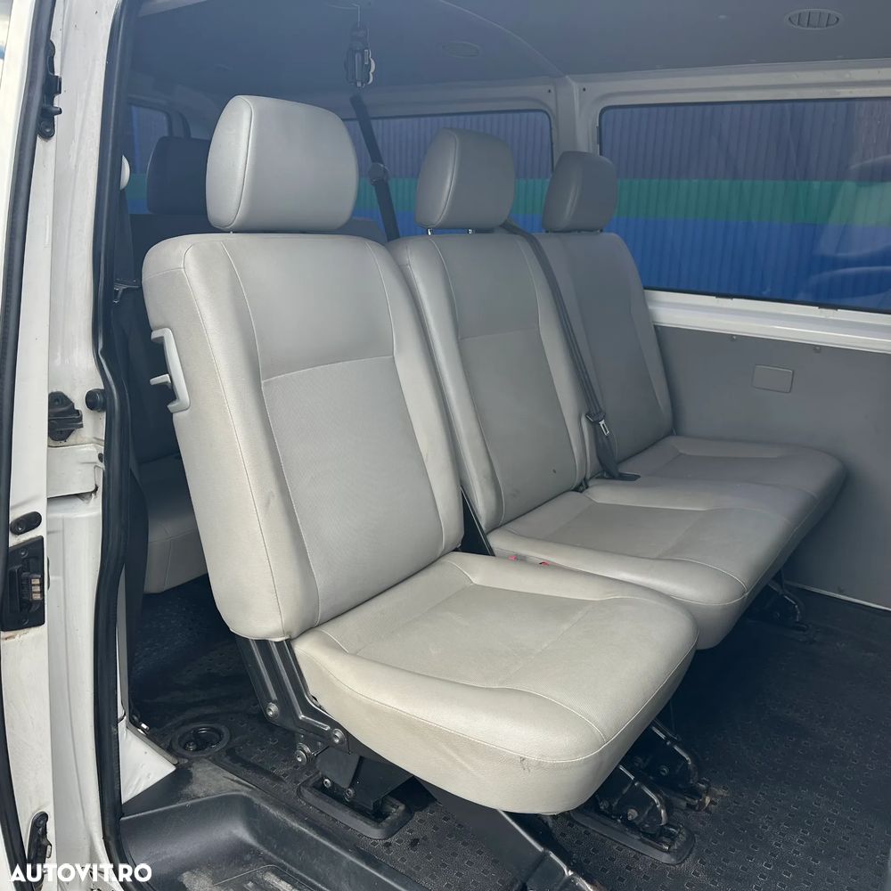 Volkswagen Caravelle - 14