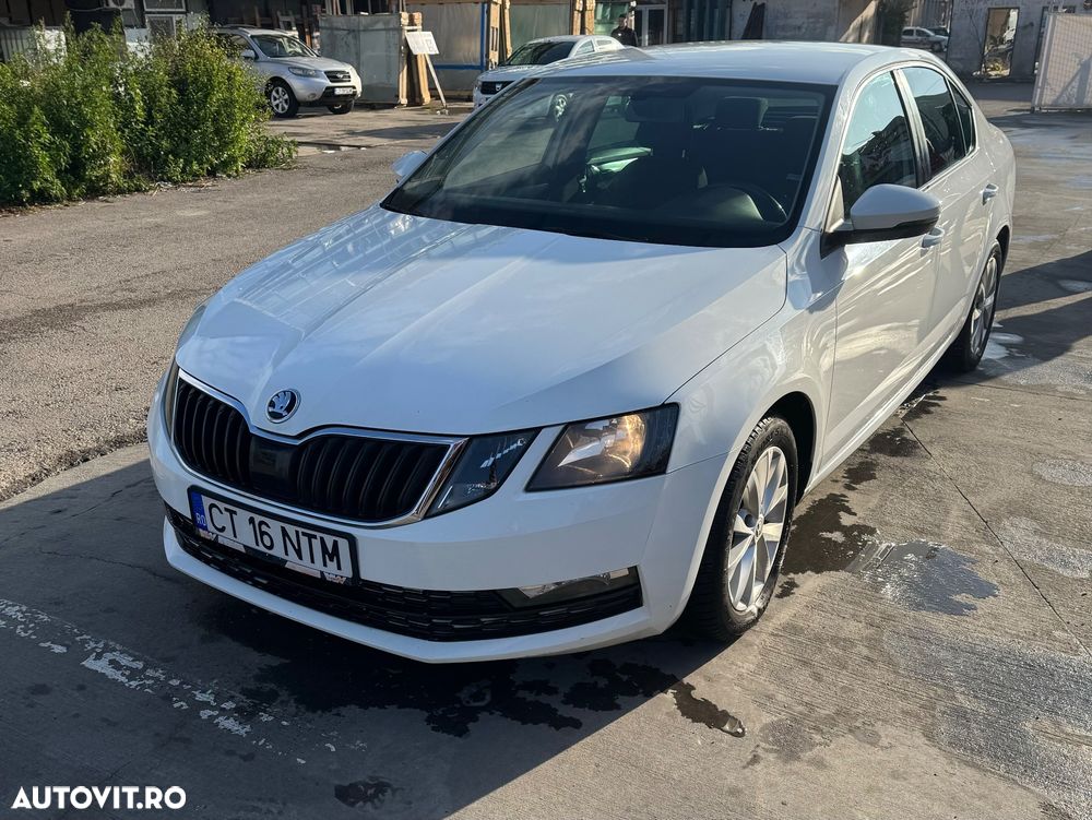 Skoda Octavia 1.6 TDI DSG Ambition - 1