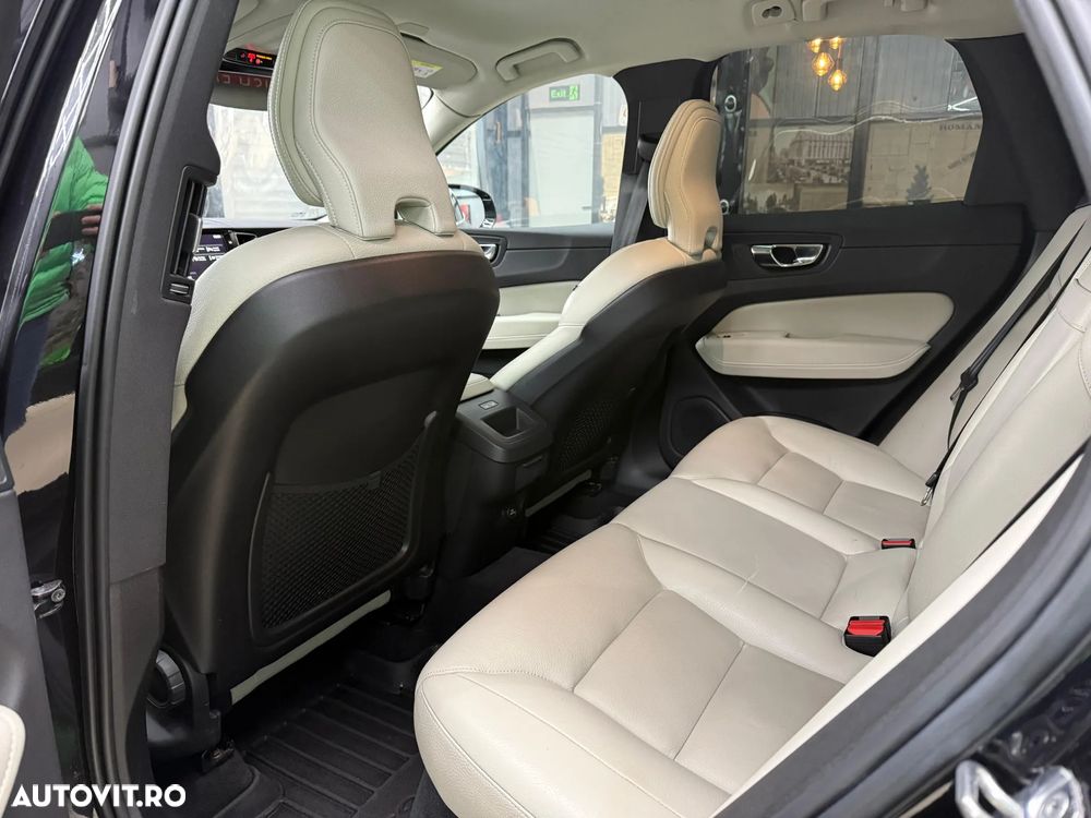 Volvo XC 60 D4 Momentum - 25