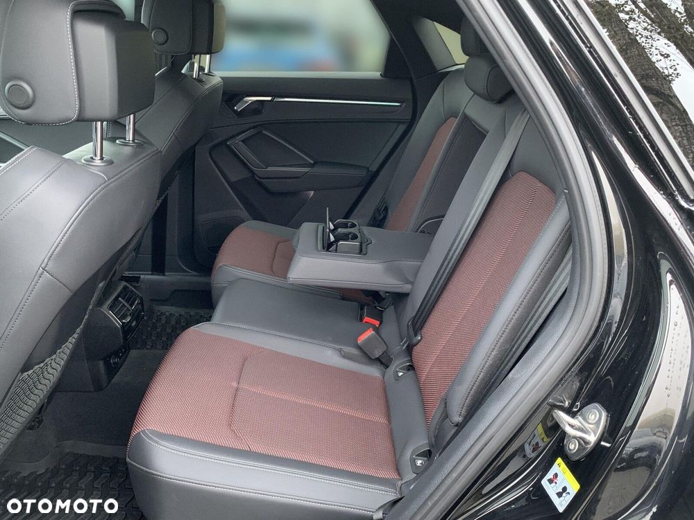 Audi Q3 Sportback - 13