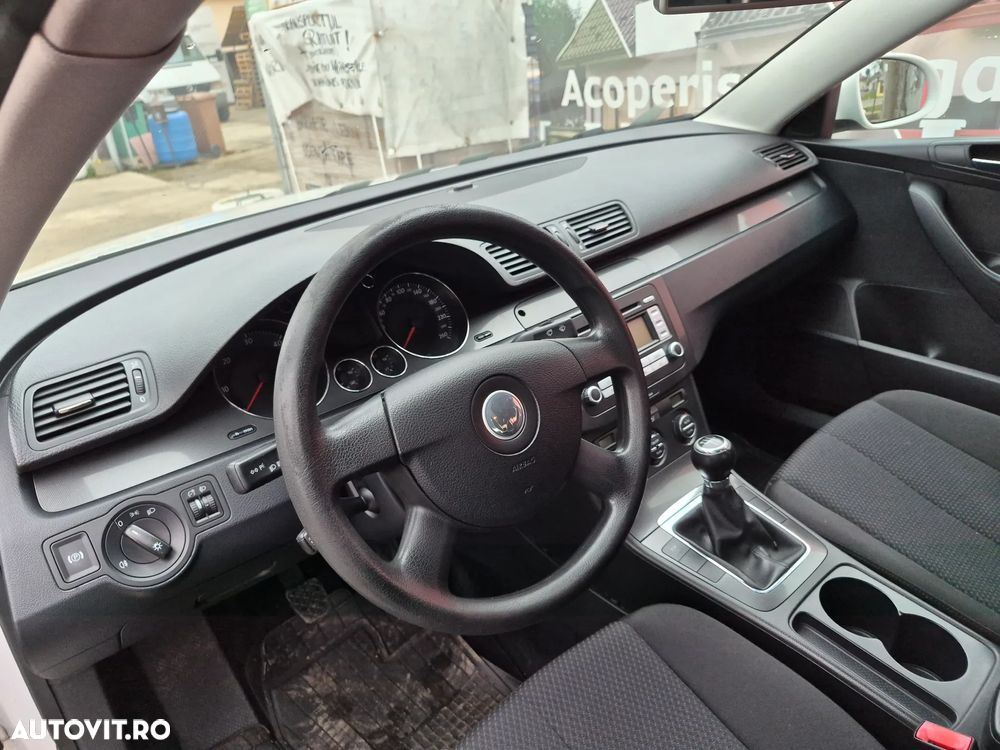 Volkswagen Passat - 12