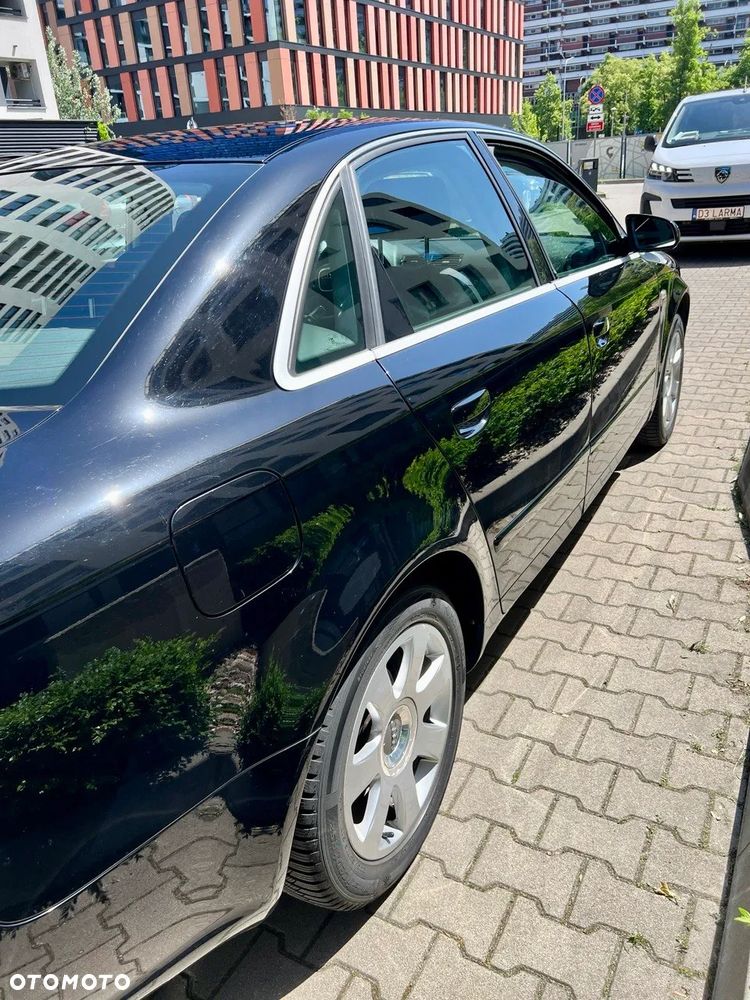 Audi A4 Limousine - 4