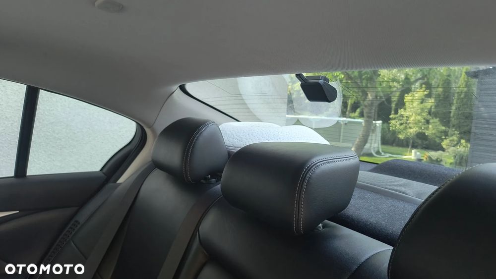 Infiniti Q50 - 11