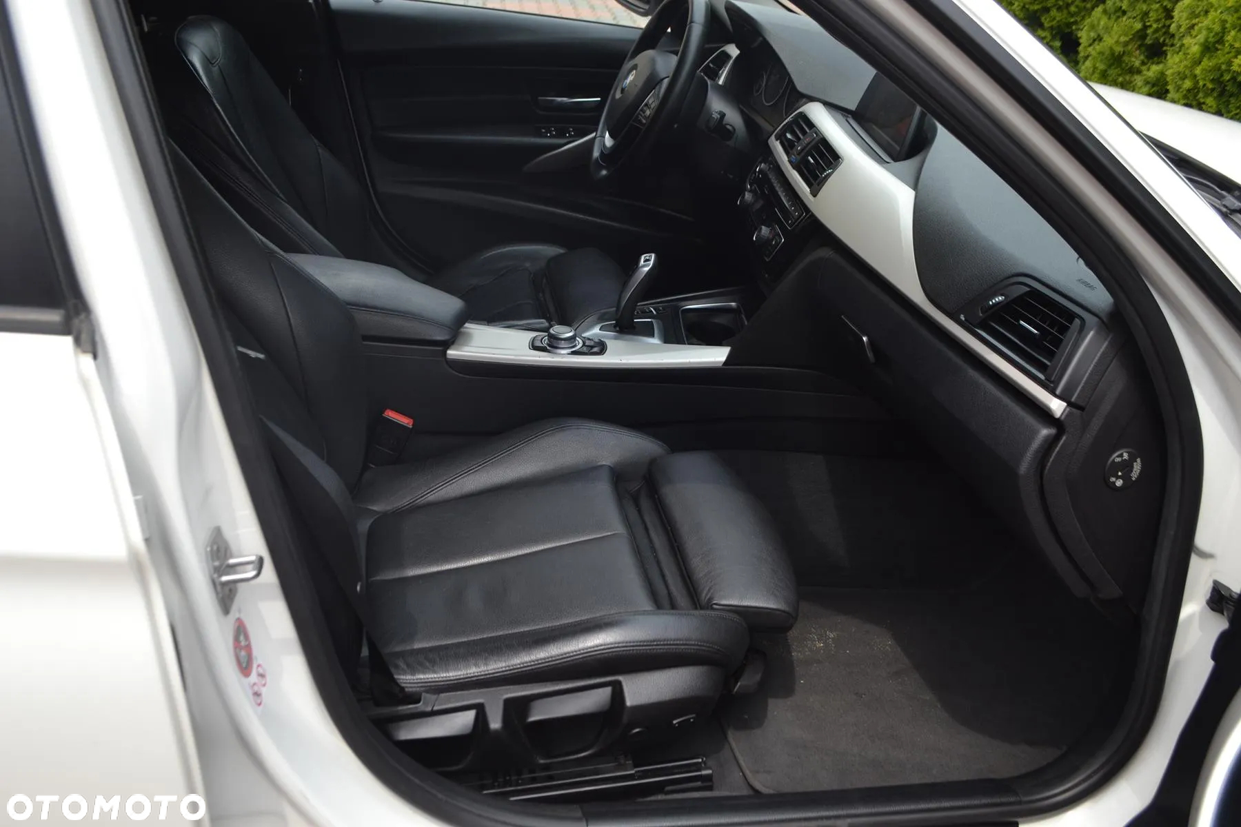 BMW Seria 3 320d Touring Luxury Line - 15