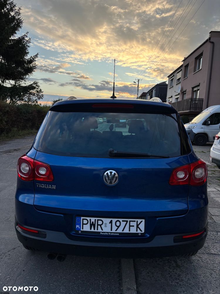 Volkswagen Tiguan - 2