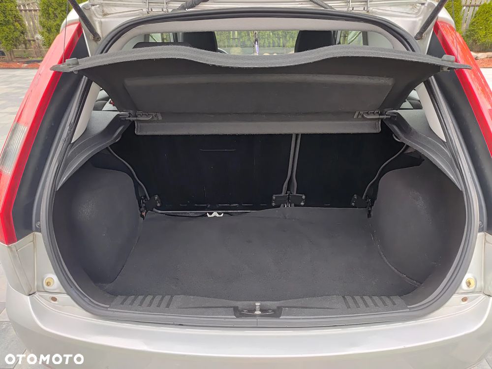 Ford Fiesta - 10