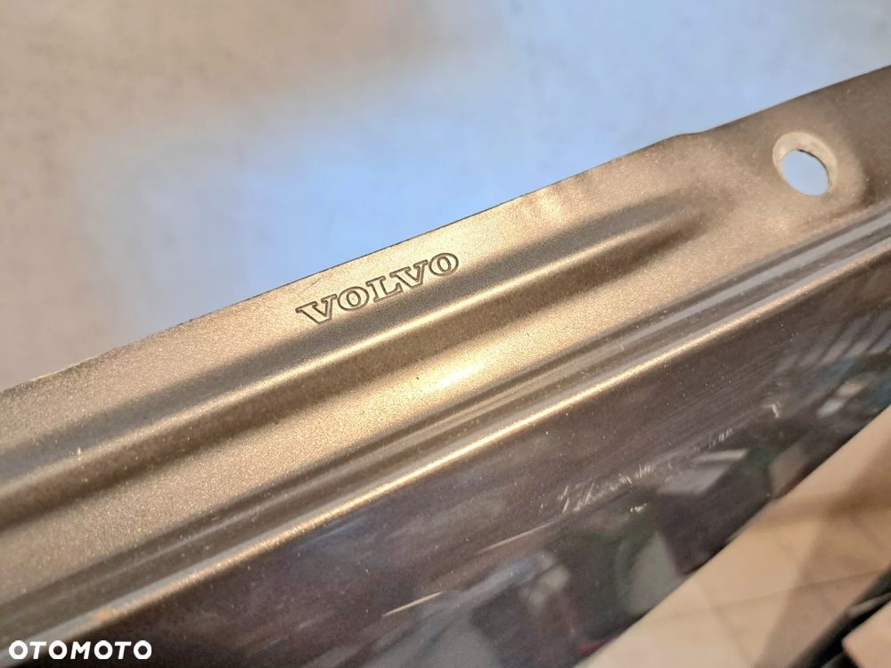 błotnik prawy przód volvo v70 III 2008r - 2