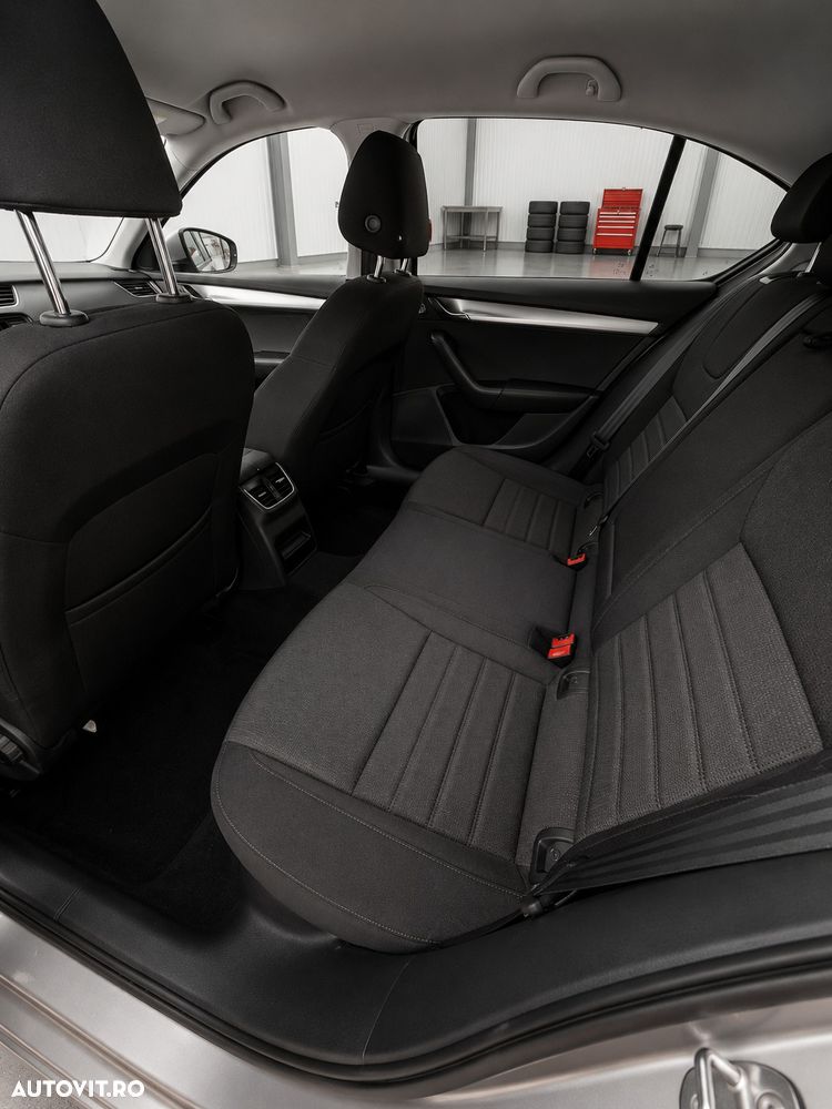 Skoda Octavia 1.8 TSI STYLE - 8