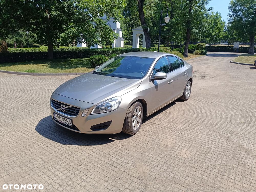Volvo S60 T4 Momentum - 5