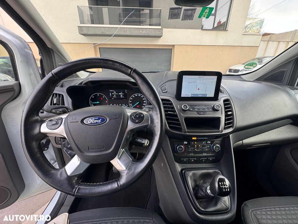 Ford Transit Connect - 12