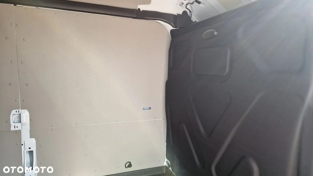 Ford TRANSIT 350 L3H3 - 14