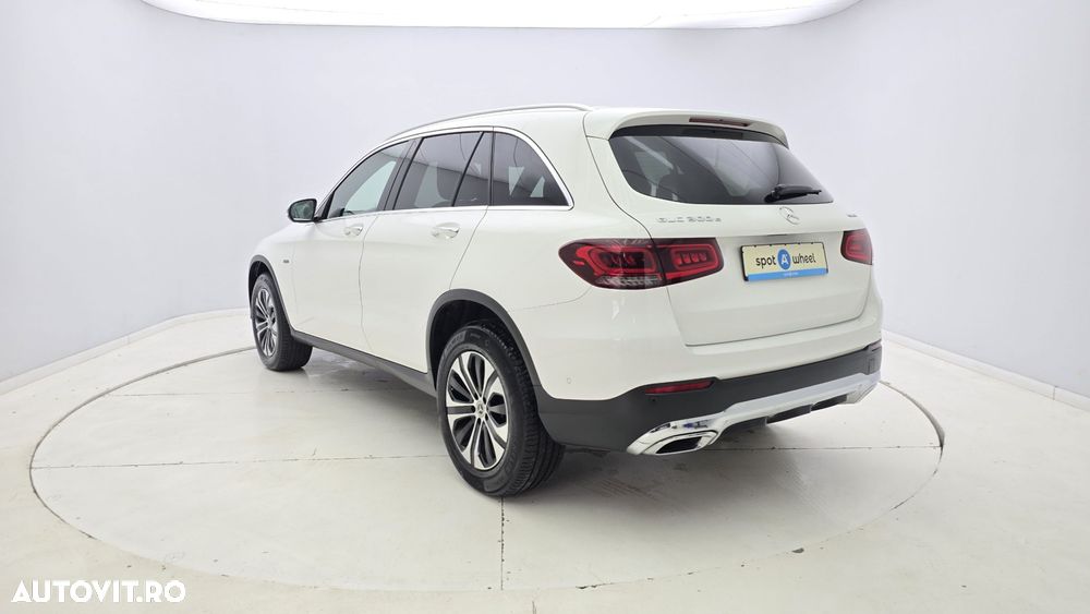 Mercedes-Benz GLC 300 e 4MATIC - 8