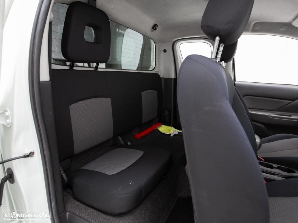 Mitsubishi L200 2.4 DI-D Club Invite 4WD c/iva - 10