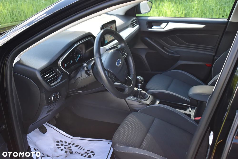 Ford Focus 1.0 EcoBoost Titanium X - 19