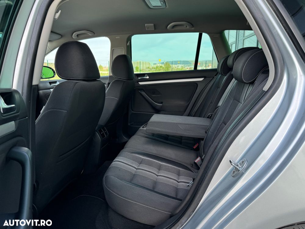 Volkswagen Golf 1.6 TDI DPF MATCH - 17