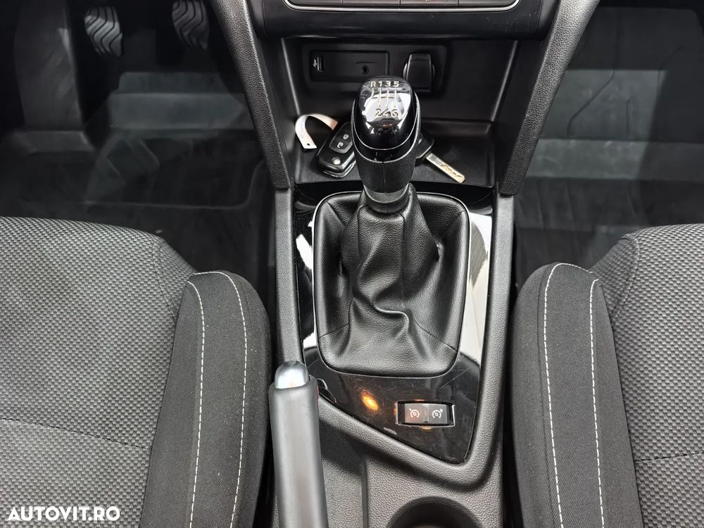 Renault Megane ENERGY TCe Life - 11