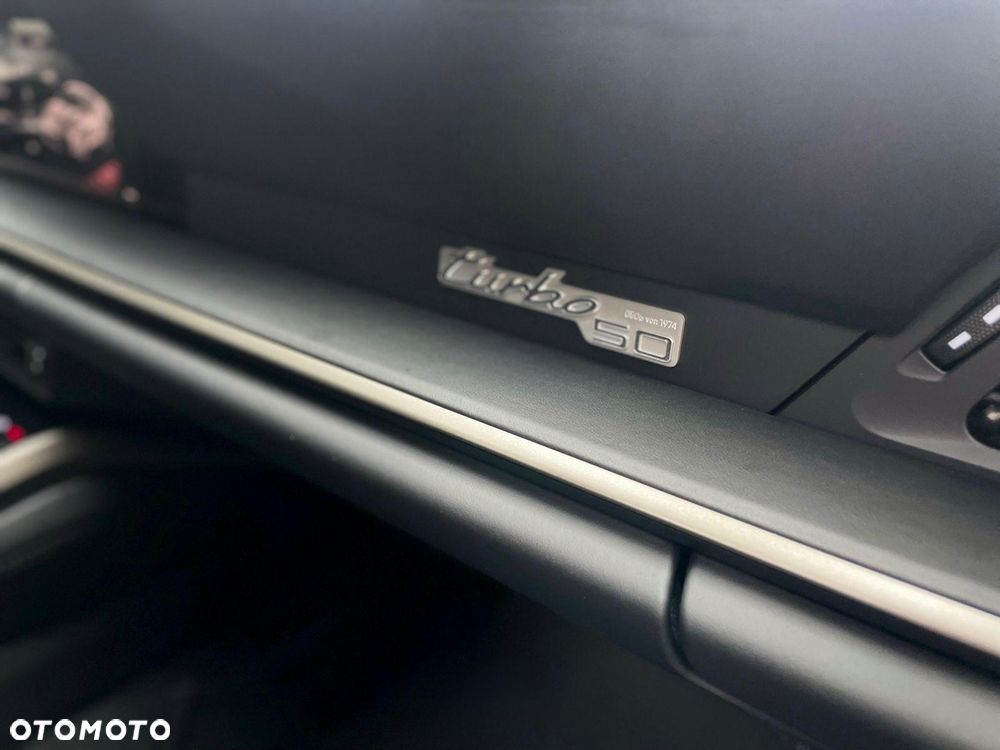 Porsche 911 Turbo 50 Jahre - 11