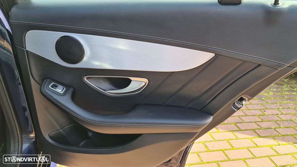 Mercedes-Benz C 300 - 11