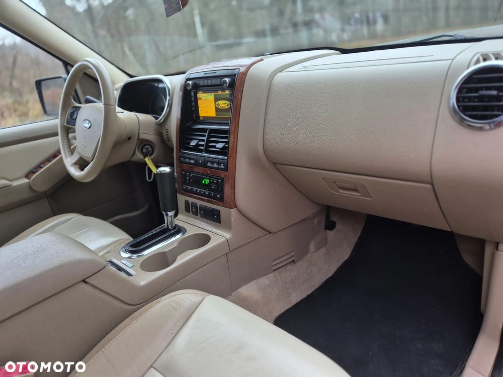 Ford Explorer 4.0 AWD - 12