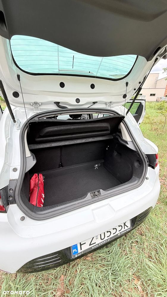 Renault Clio 1.2 16V Limited EU6 - 26