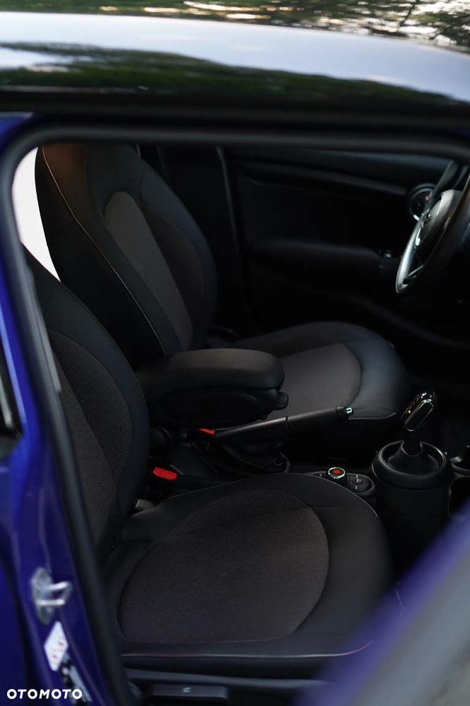 MINI Cooper Standard - 14