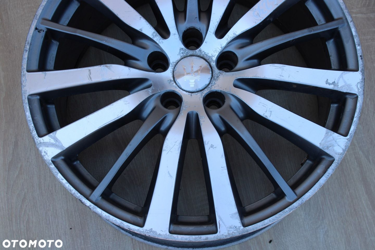 FELGA ALIMINIOWA 19" MASERATI GHIBLI 8,5J 5x114,3 - 3