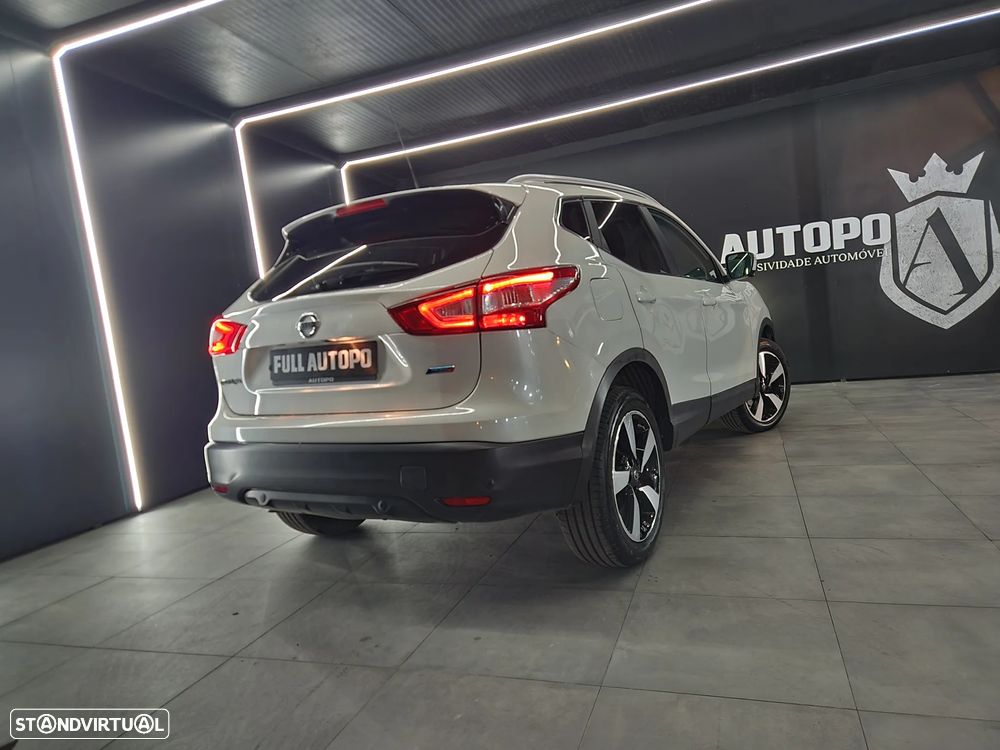 Nissan Qashqai 1.5 dCi N-Connecta 18 - 22