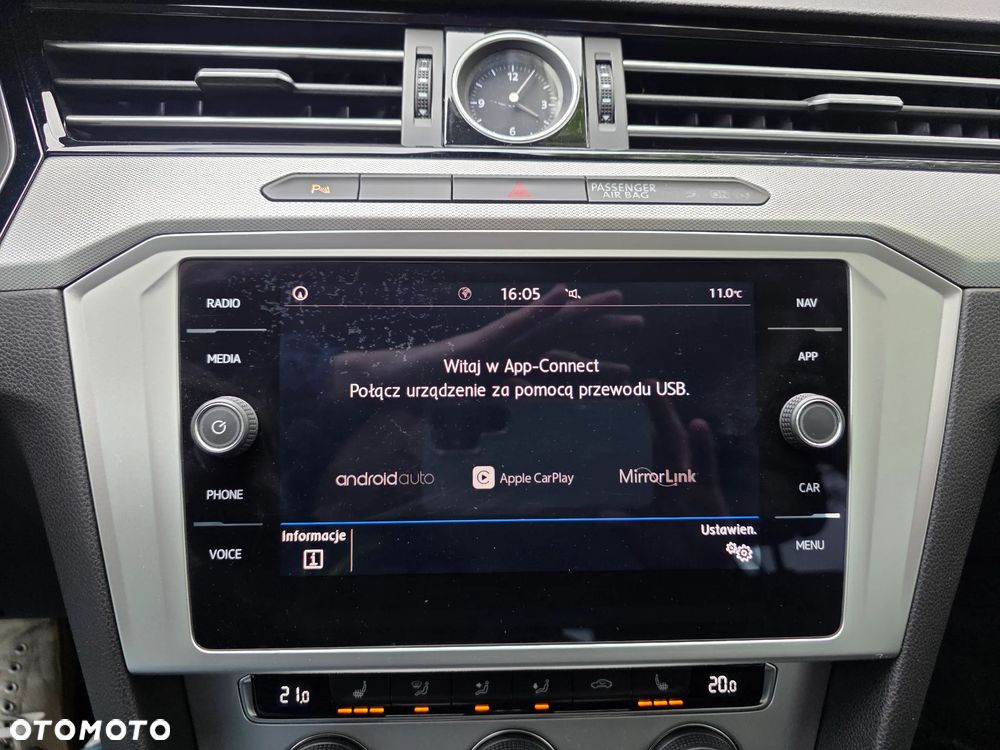 Volkswagen Passat 2.0 TDI SCR Comfortline - 12