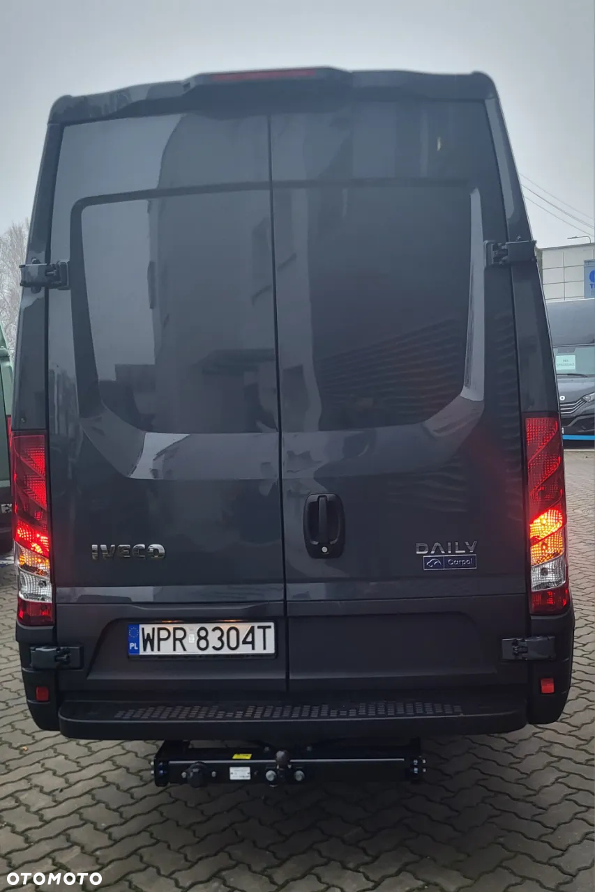 Iveco 35S18A8V Furgon 7-osobowy - 8