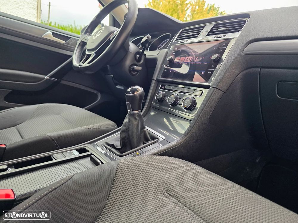 VW Golf 1.6 TDI Confortline - 44
