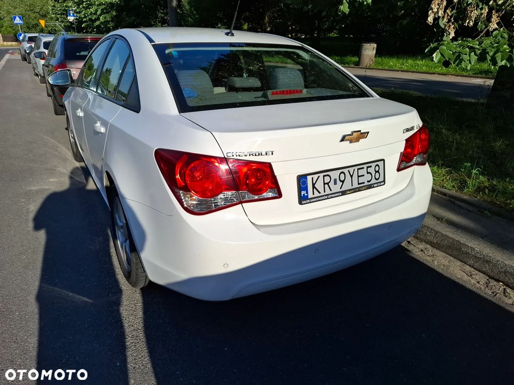 Chevrolet Cruze 1.6 LS - 5