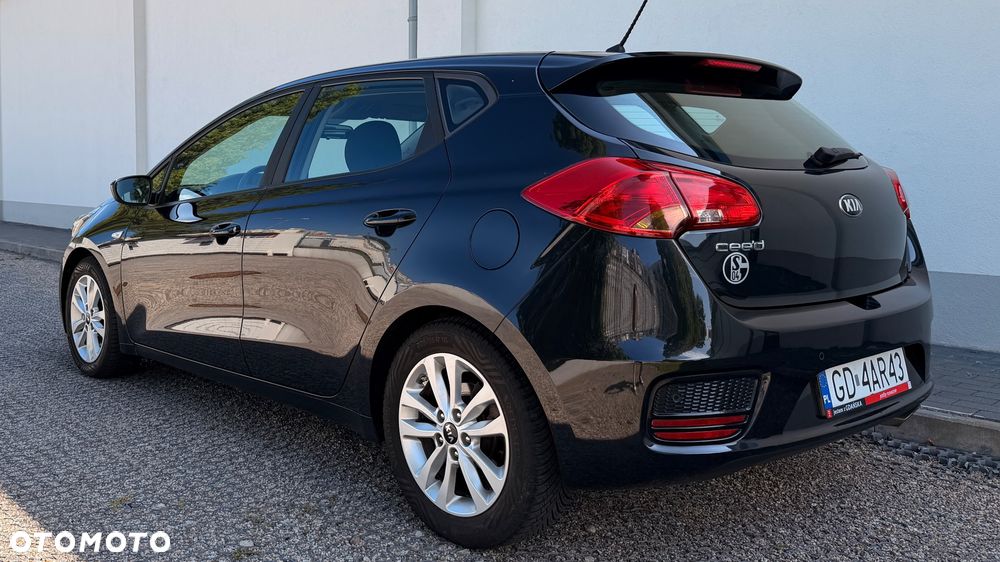 Kia Ceed 1.4 CVVT UEFA EURO 2016 - 8