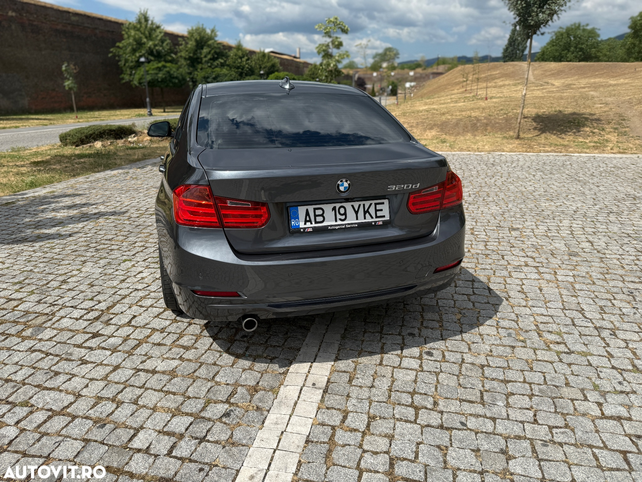 BMW Seria 3 320d Aut. Sport Line - 7