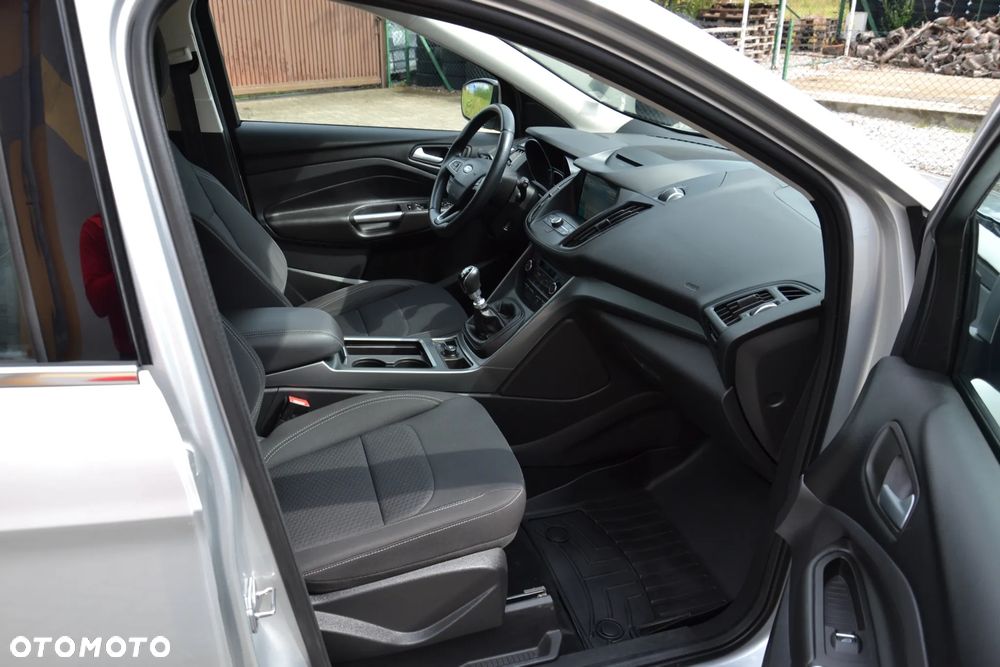 Ford Kuga 2.0 TDCi 4WD Titanium - 29