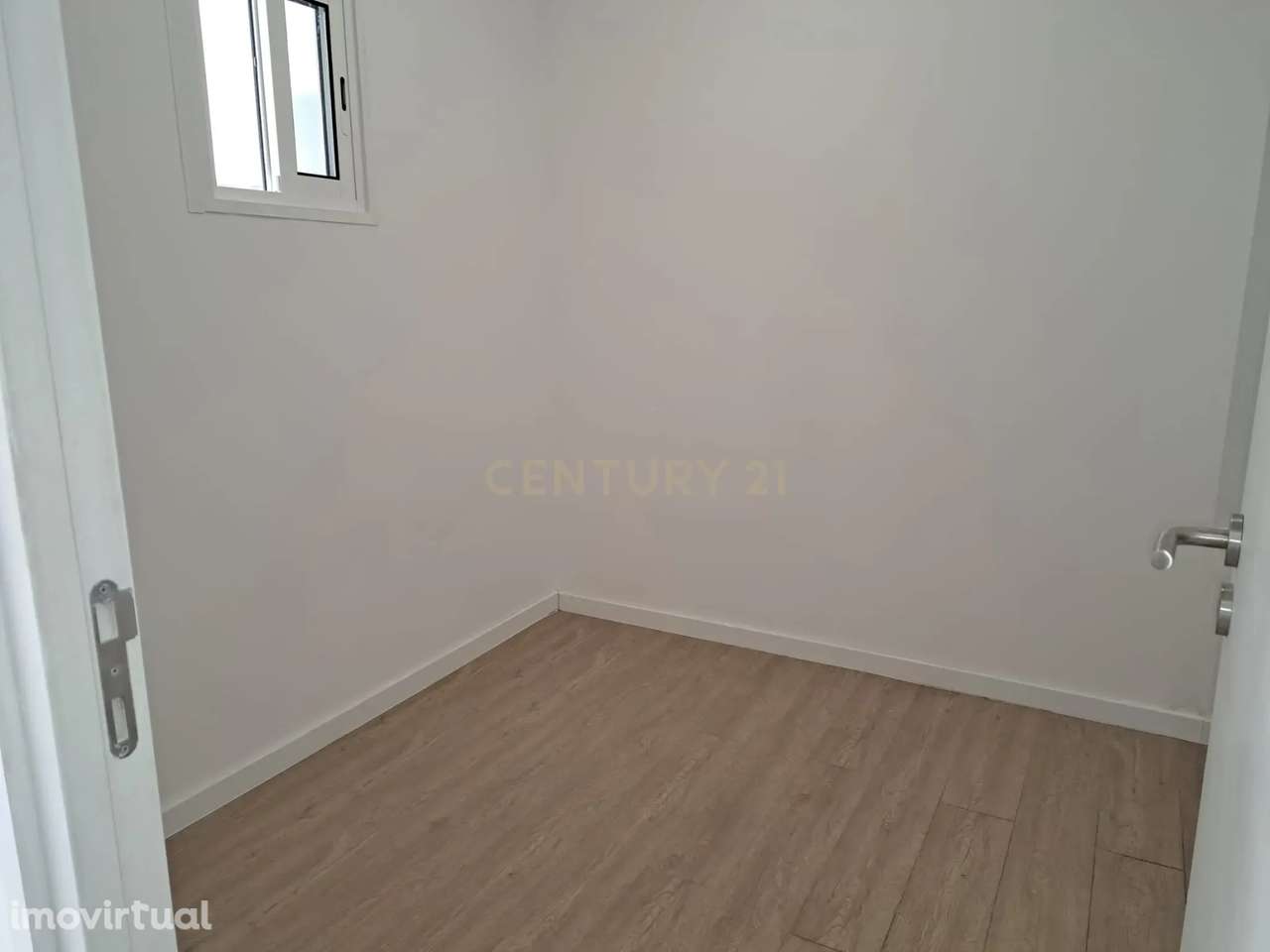 Loja de 60m2 dividida em 2 estúdios independentes, na Marginal com Vis - Grande imagem: 4/17