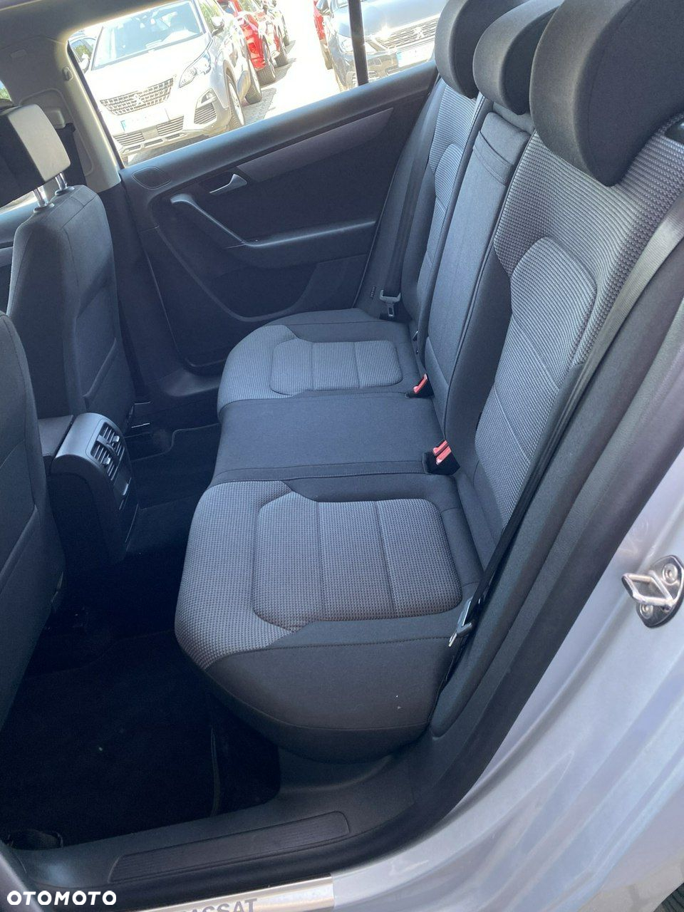 Volkswagen Passat - 15
