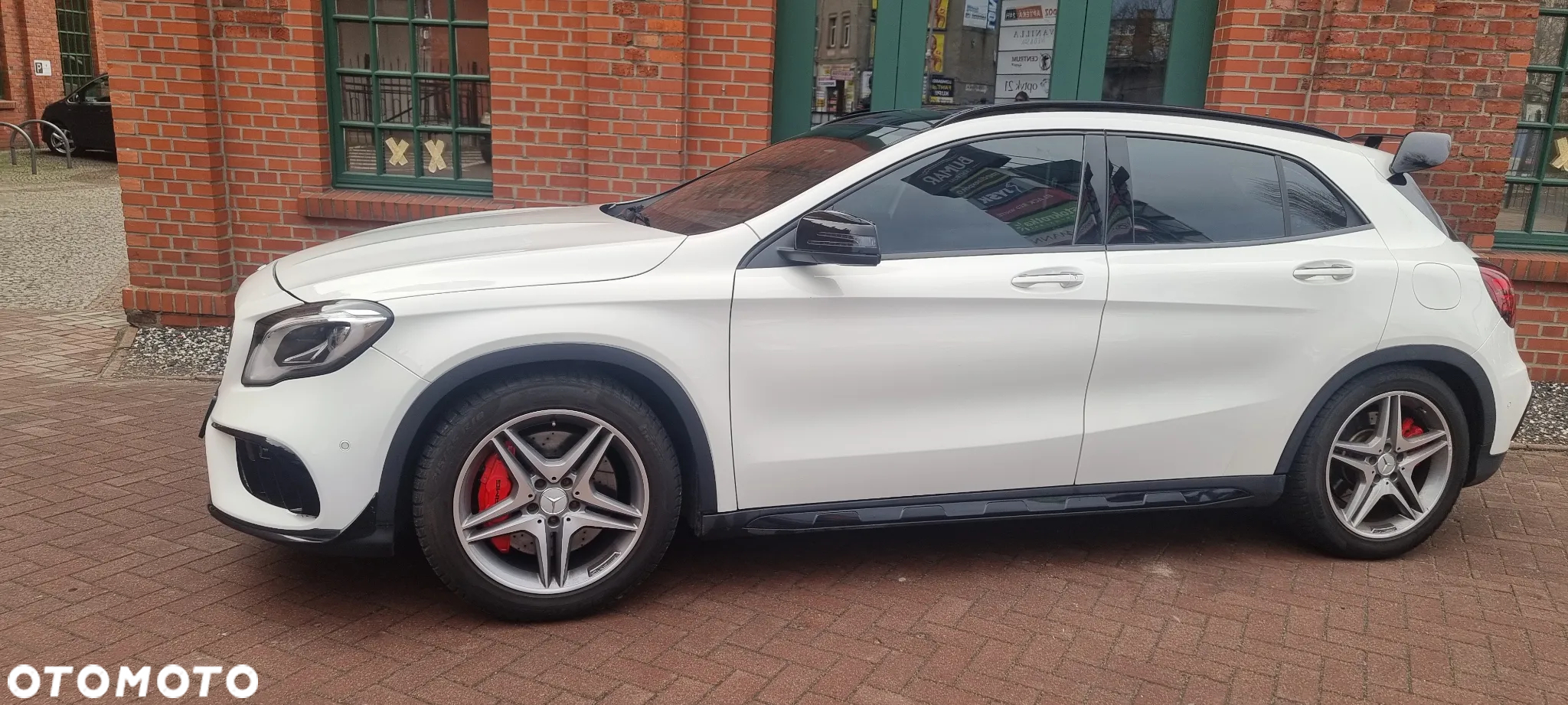 Mercedes-Benz GLA AMG 45 4Matic AMG Speedshift 7G-DCT AMG Night Edition - 37