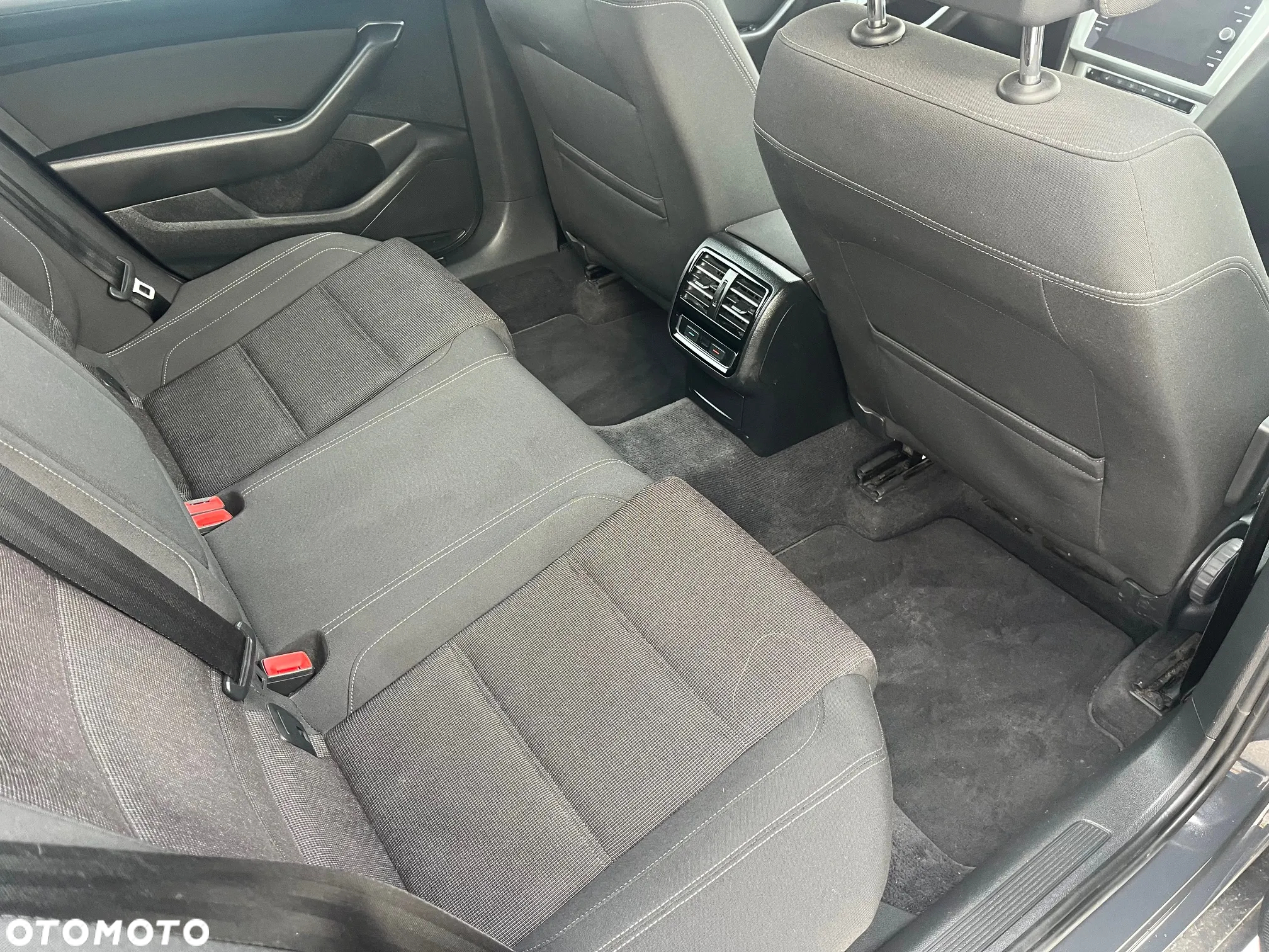 Volkswagen Passat 2.0 TDI BMT Comfortline DSG - 11