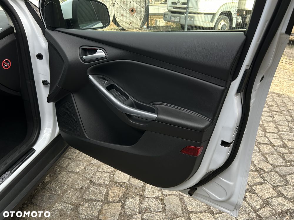 Ford Focus 1.6 EcoBoost Start-Stopp-System Titanium - 17