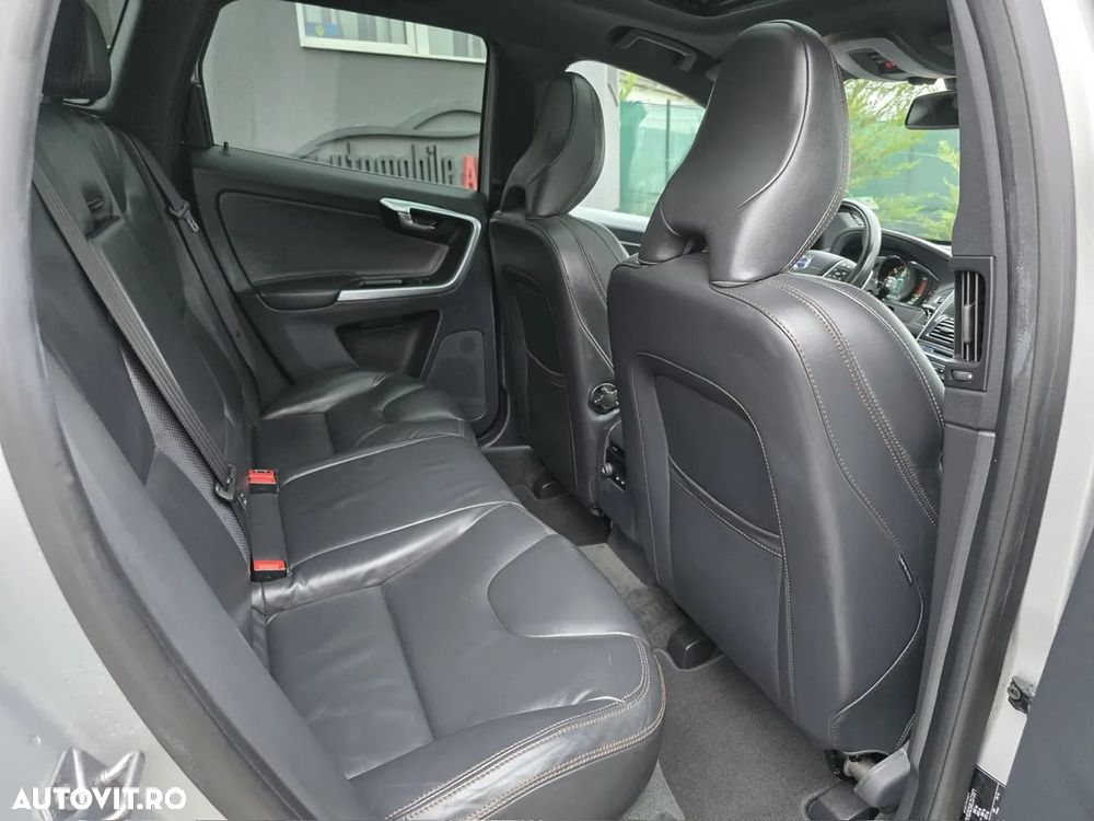 Volvo XC 60 D5 AWD Summum - 8