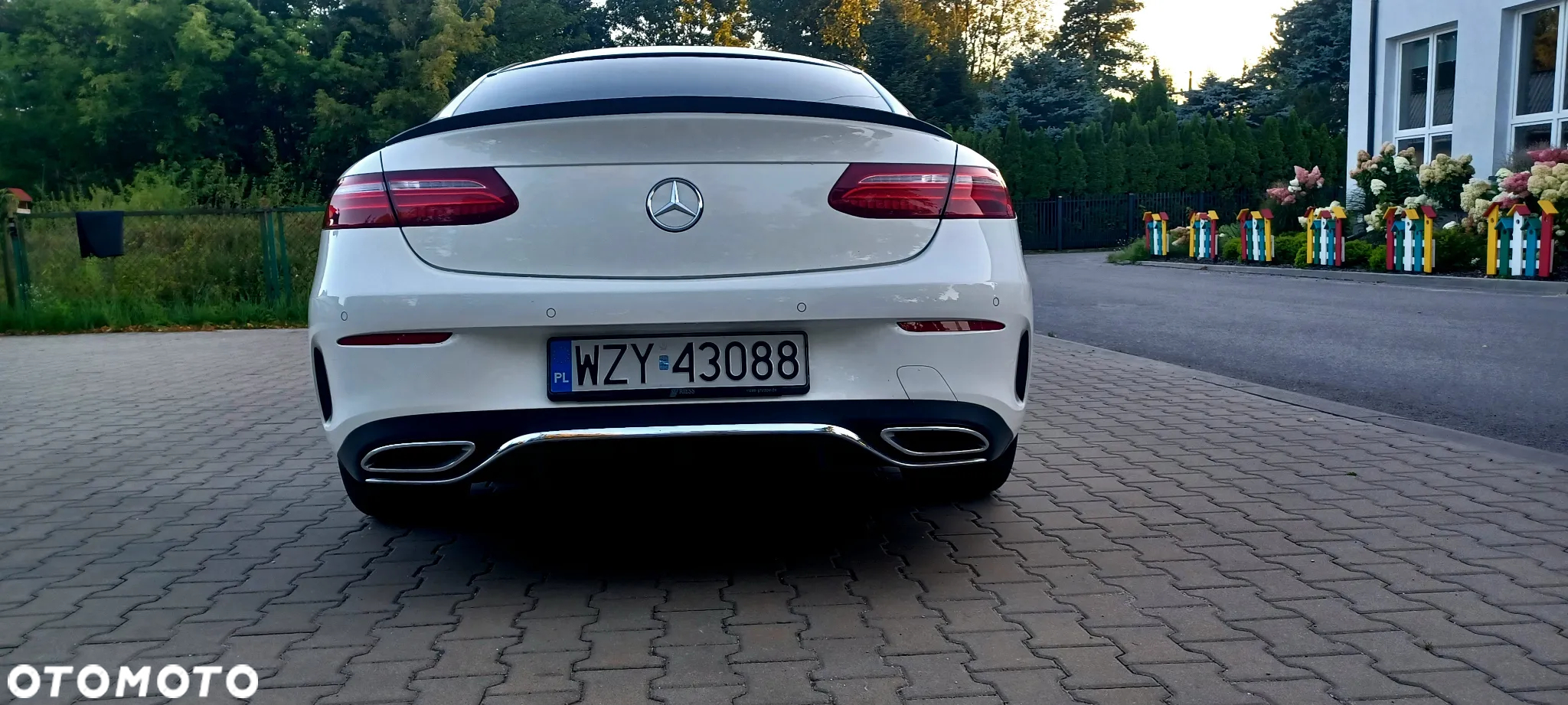 Mercedes-Benz Klasa E 220 d Coupe 9G-TRONIC - 8