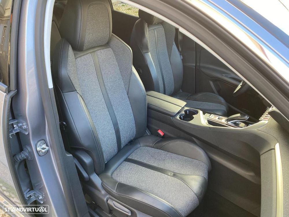 Peugeot 3008 PureTech 130 Stop & Start EAT6 Allure - 34