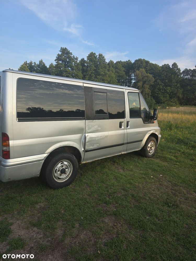 Ford Tourneo Custom - 8