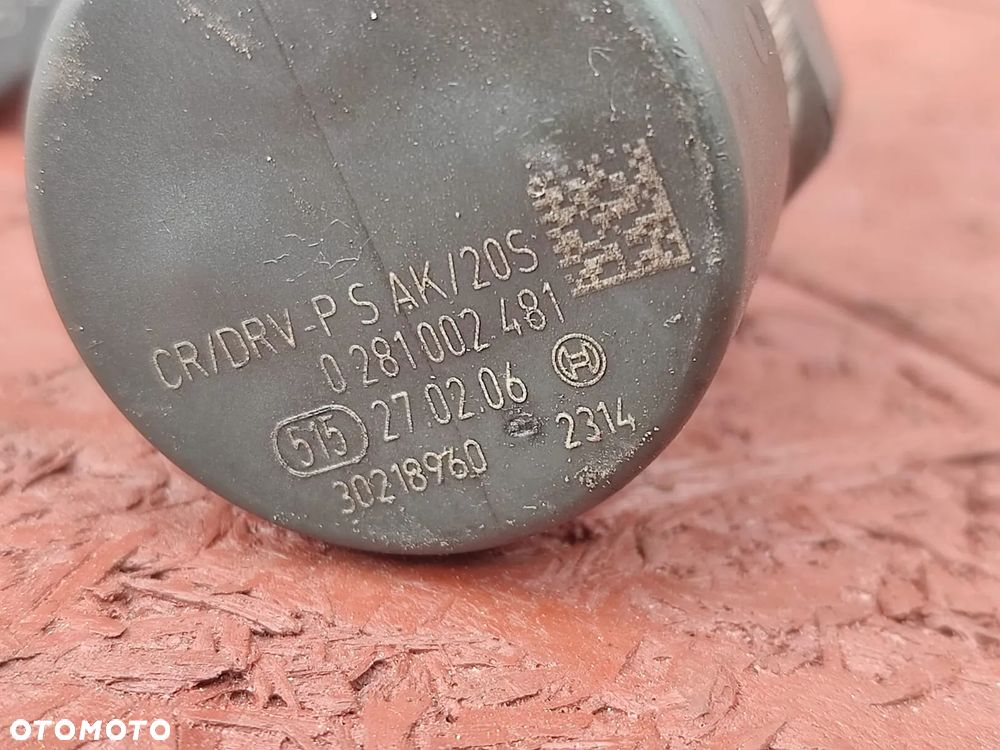 BMW E46 / E53 / E60 / E60 LCI / E61 / E61 LCI / E63 LCI / E64 LCI / E65 / E66 / E70 / E70 LCI / E71 / E83 / E83 LCI / E87 / E90 / E90 LCI / E91 / E91 LCI / E92 / E92 LCI / E93. ORYGINALNE CZUJNIKI CIŚNIENIA PALIWA Z LISTWY WTRYSKOWEJ DO GAMY SILNIKÓW M47 / M57. O NR: 7 787 167 OEM. DZIAŁAJĄCE W 100%. - 8